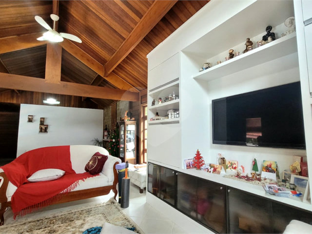 Casa à venda com 3 suítes no condomínio Sausalito, Mairiporã - SP