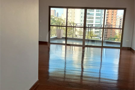 Apartamento à venda ou para alugar com 4 quartos, sendo 1 suíte,  em Vila Andrade, São Paulo, SP