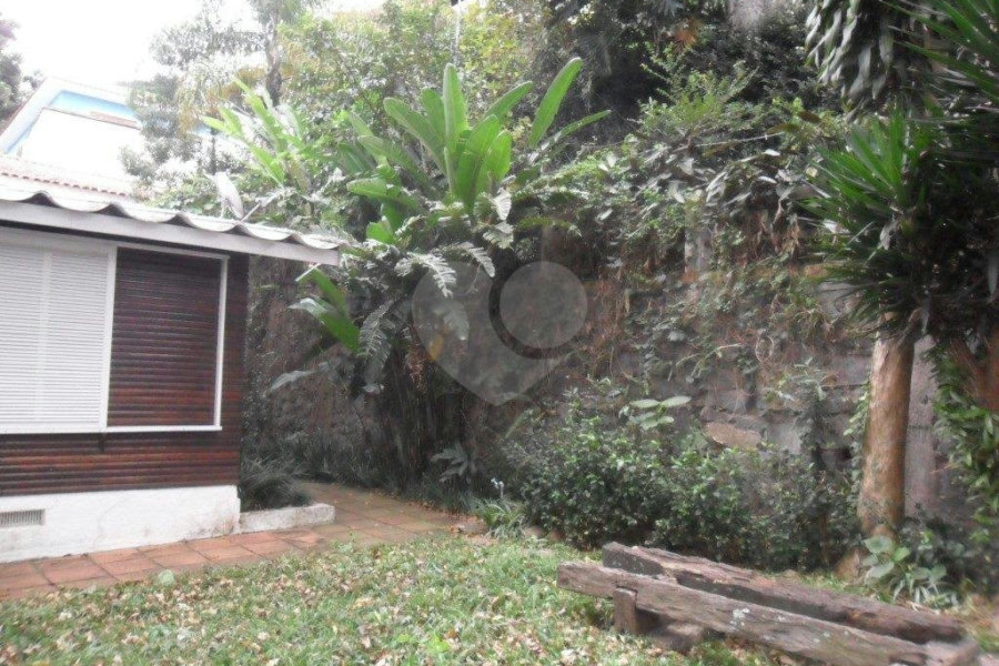 Sobrado à venda com 3 quartos, sendo 1 suíte, em Vila Albertina, São Paulo, SP