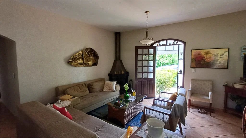Casa à venda com 4 quartos, sendo 1 suíte,  no condomínio Jardim do Ribeirão I, Itupeva - SP