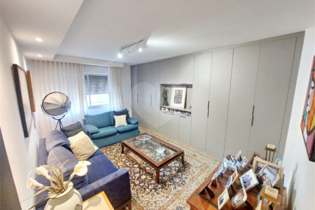 Apartamento à venda com 3 quartos, sendo 1 suíte,  em Santa Cecília, São Paulo, SP