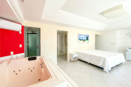 Casa à venda com 5 quartos, sendo 4 suítes, em Marina, Armação dos Búzios, RJ