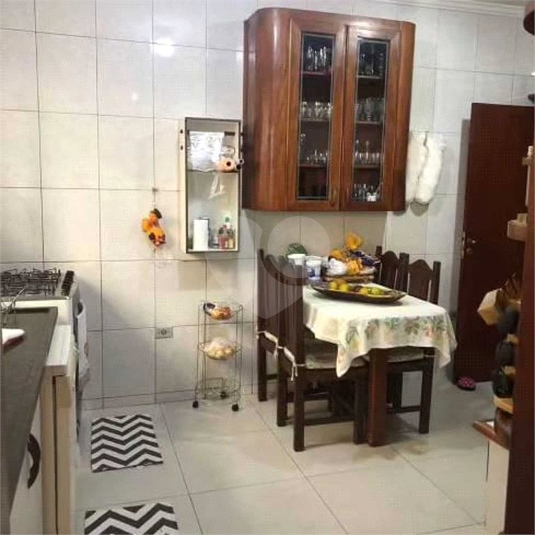Casa à venda com 4 quartos, sendo 2 suítes,  no condomínio Altos da Serra 1, São José dos Campos - SP