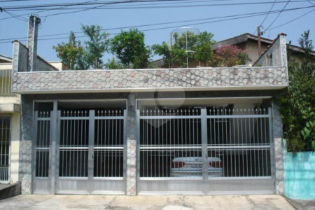 Casa à venda com 3 quartos, sendo 1 suíte, em Conjunto Residencial Butantã, São Paulo, SP