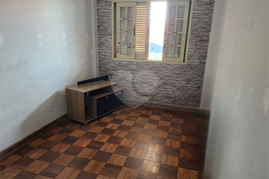 Casa à venda com 4 quartos, sendo 3 suítes, em Jardim São Bento, São Paulo, SP