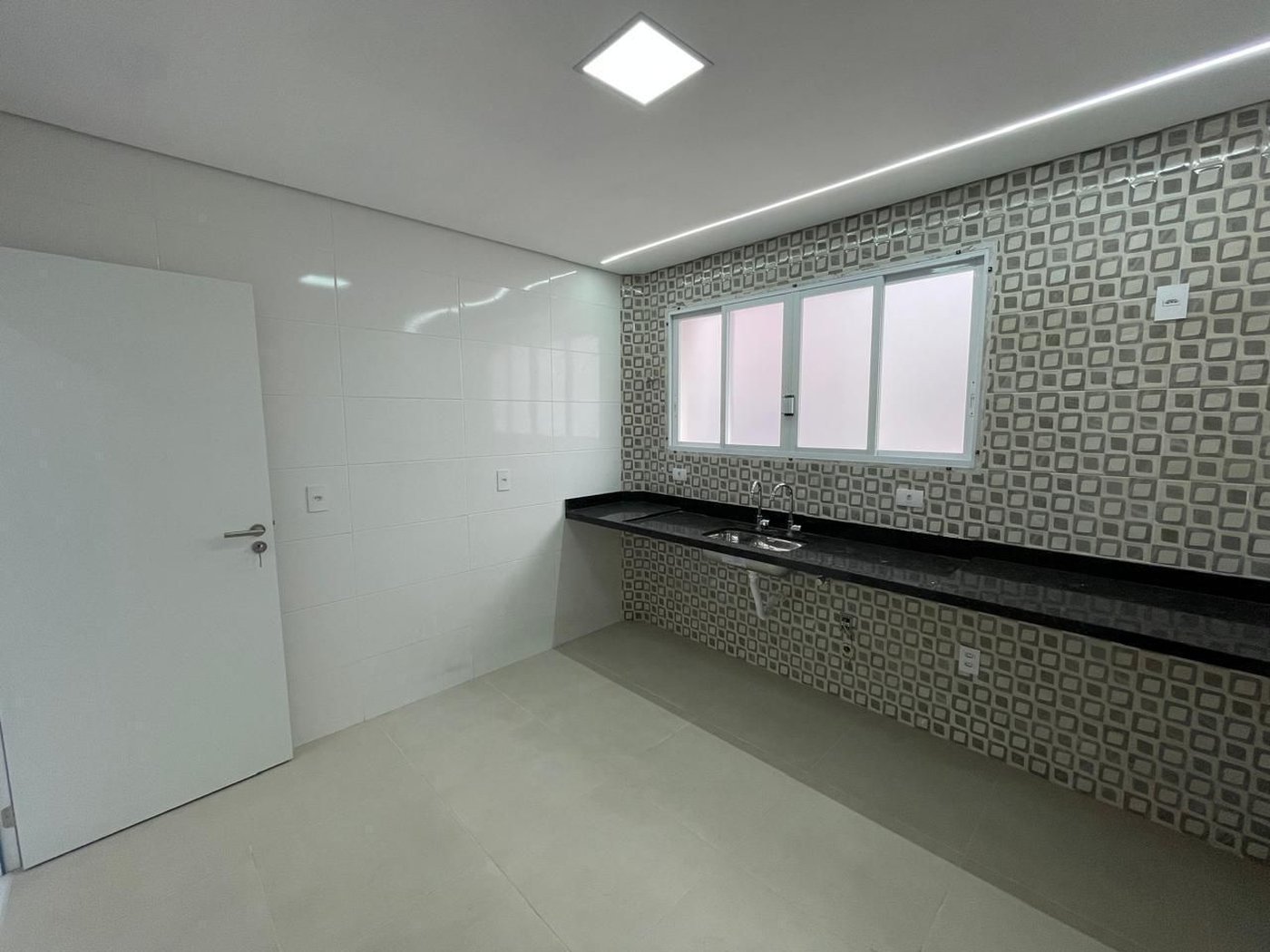 Casa com 4 dormitórios à venda, 234 m² por R$ 1.650.000,00 - Embaré - Santos/SP