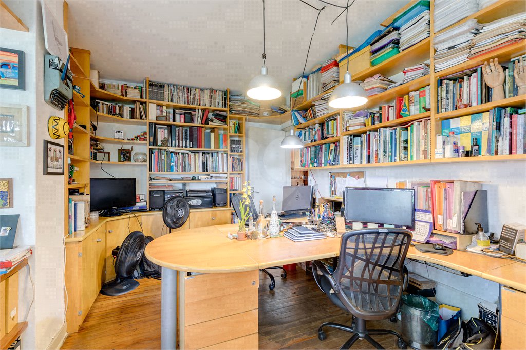 Casa Térrea à venda ou para alugar com 5 quartos, sendo 2 suítes,  em Jardim Prudência, São Paulo, SP