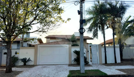 Casa à venda com 3 quartos, sendo 1 suíte,  em Ipê, Três Lagoas, MS