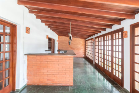 Sobrado à venda com 5 quartos, sendo 3 suítes, em Alto da Boa Vista, São Paulo, SP