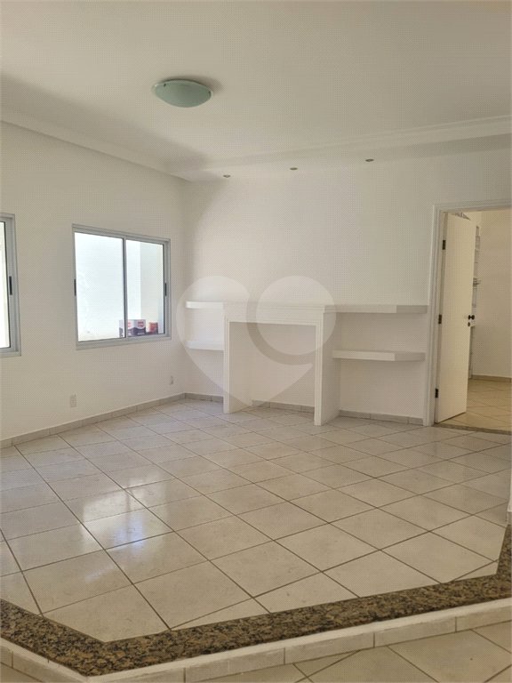 Sobrado à venda com 3 suítes em Jardim Regente, Indaiatuba, SP