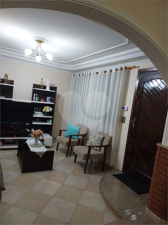 Casa à venda com 2 quartos, sendo 1 suíte, em Vila Maria de Maggi, Suzano, SP