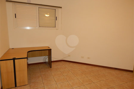 Casa à venda com 3 quartos, sendo 1 suíte, no condomínio Alpes de Vinhedo, Vinhedo - SP