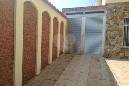 Casa à venda com 4 quartos, sendo 1 suíte,  em Vila Gustavo, São Paulo, SP