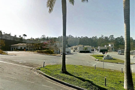 Casa à venda com 3 suítes no condomínio Reserva Santa Maria, Jandira - SP