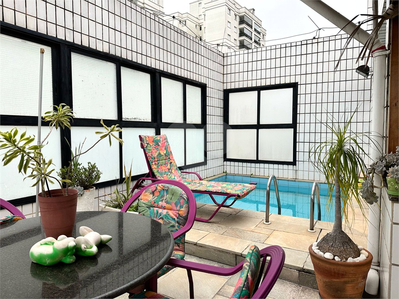 Cobertura à venda com 3 quartos, sendo 1 suíte, em Lar São Paulo, São Paulo, SP