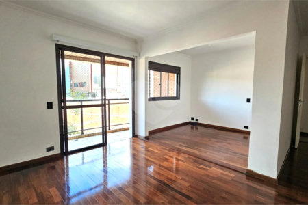 Apartamento para alugar com 3 quartos, sendo 1 suíte, em Alto da Boa Vista, São Paulo, SP