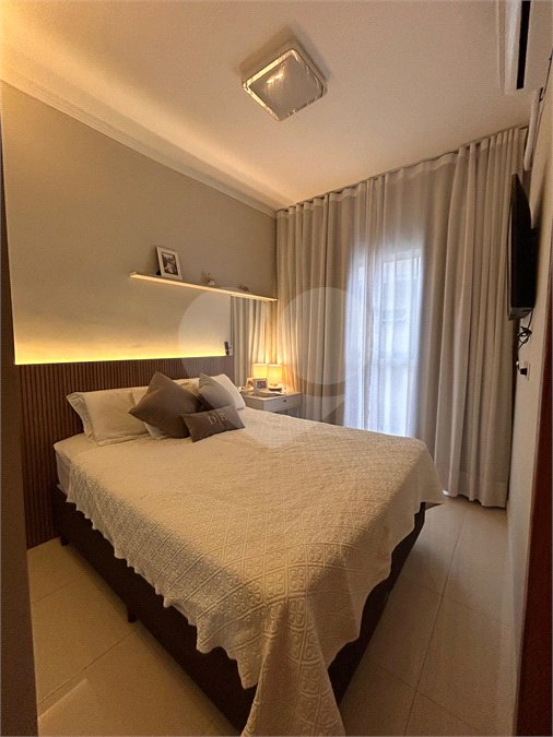 Casa à venda com 2 suítes no condomínio Solar dos Girassóis, Poá - SP