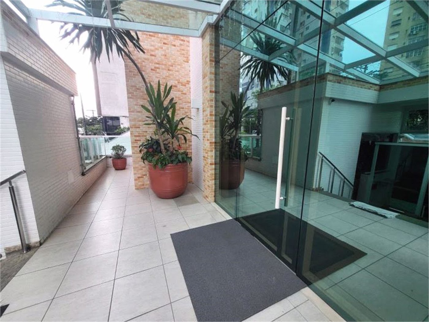 Apartamento Residencial à venda, Itararé, São Vicente - AP1404.