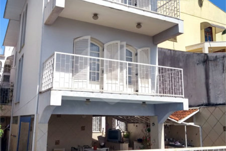 Casa à venda com 5 quartos, sendo 3 suítes,  em Vila Oliveira, Mogi das Cruzes, SP