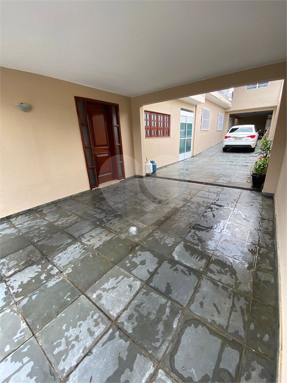 Sobrado à venda com 5 quartos em Jardim São Pedro, Mogi das Cruzes, SP