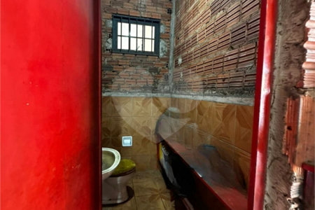 Sobrado à venda com 6 quartos, sendo 1 suíte, no Centro, Ponta Porã, MS