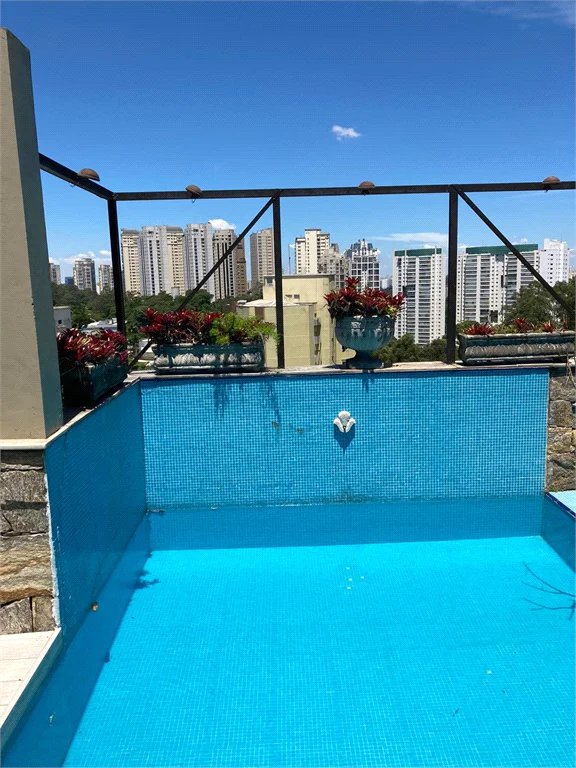 Cobertura à venda com 3 quartos, sendo 1 suíte, em Vila Andrade, São Paulo, SP