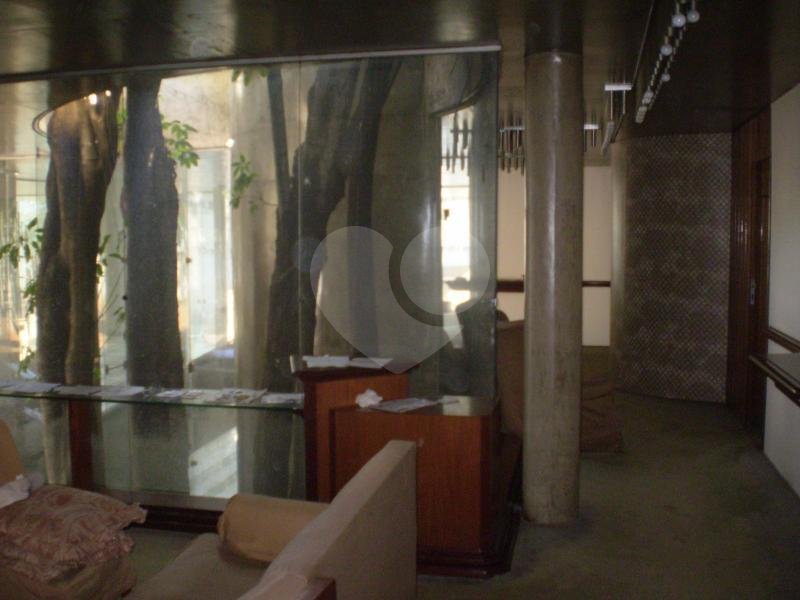 Sobrado à venda com 7 quartos, sendo 4 suítes, em Jardim Petrópolis, São Paulo, SP