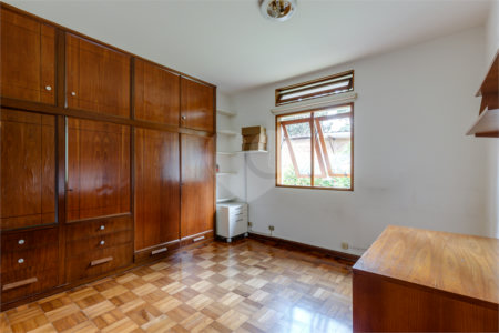 Casa Térrea à venda com 4 quartos, sendo 1 suíte, em Chácara Monte Alegre, São Paulo, SP