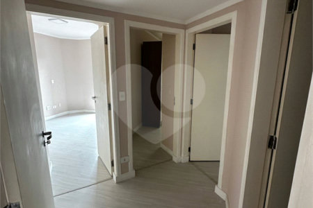 Apartamento à venda com 4 quartos, sendo 1 suíte, em Anchieta, São Bernardo do Campo, SP