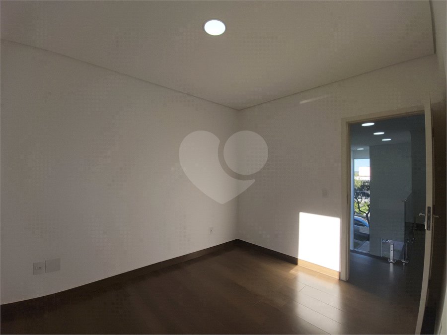 Casa à venda com 3 suítes no condomínio Terras de São Francisco, Sorocaba - SP