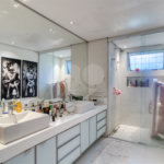 Casa à venda com 4 quartos, sendo 2 suítes, em Alto da Boa Vista, São Paulo, SP