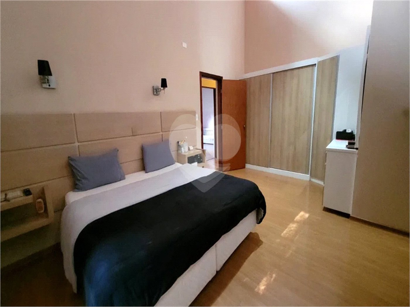 Casa à venda com 4 quartos, sendo 1 suíte, no condomínio Alpes da Cantareira, Mairiporã - SP
