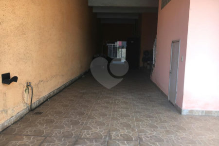 Casa à venda com 1 quarto, sendo 2 suítes, no Centro, Itaguaí, RJ