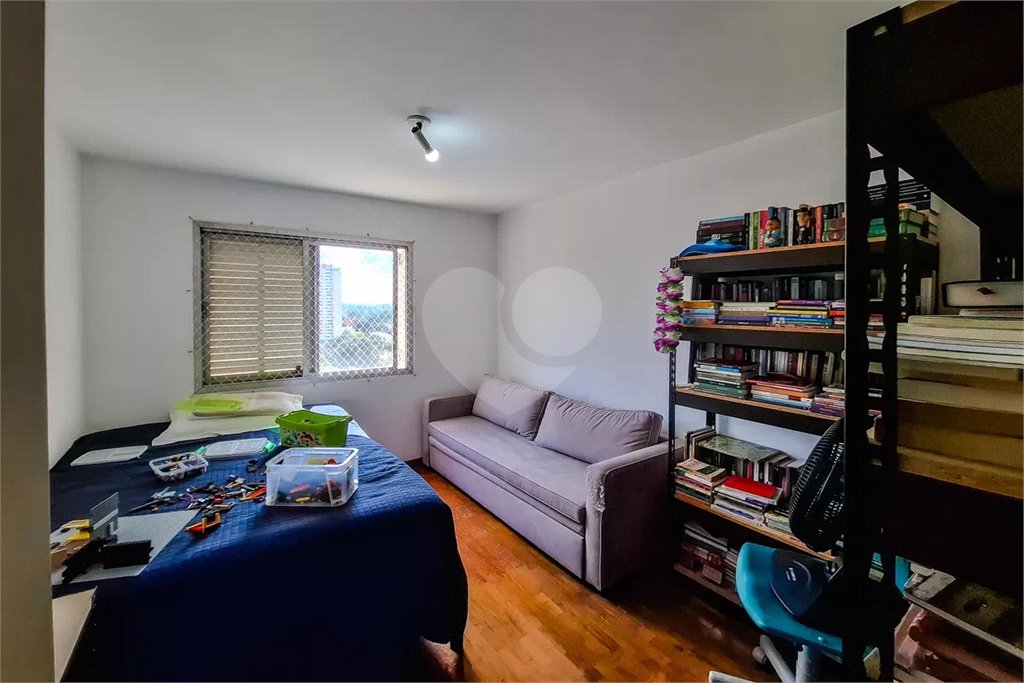 Apartamento de 117m2 com 3 dormitórios e 1 vaga na Vila Mariana
