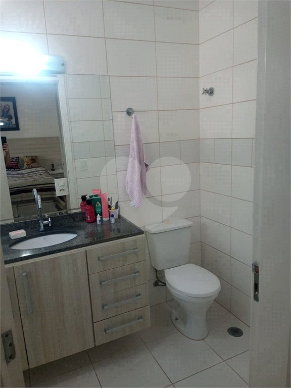 Casa à venda com 3 quartos, sendo 1 suíte, no condomínio Village St. Louis, São Paulo - SP