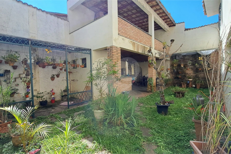 Sobrado à venda com 5 quartos, sendo 1 suíte, em Tremembé, São Paulo, SP