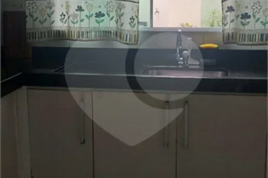 Casa à venda com 2 suítes no condomínio Residencial Maracujás, São Paulo - SP