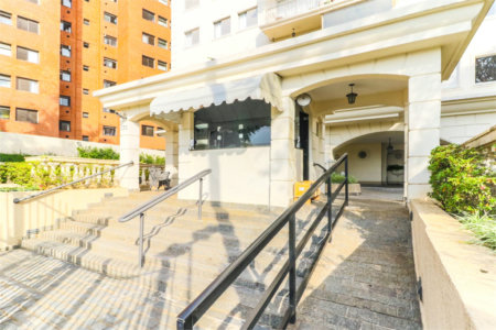 Apartamento à venda com 3 quartos, sendo 1 suíte, em Santo Amaro, São Paulo, SP