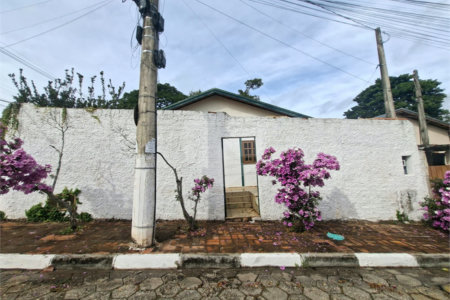 Casa à venda com 2 quartos no Centro, Alambari, SP