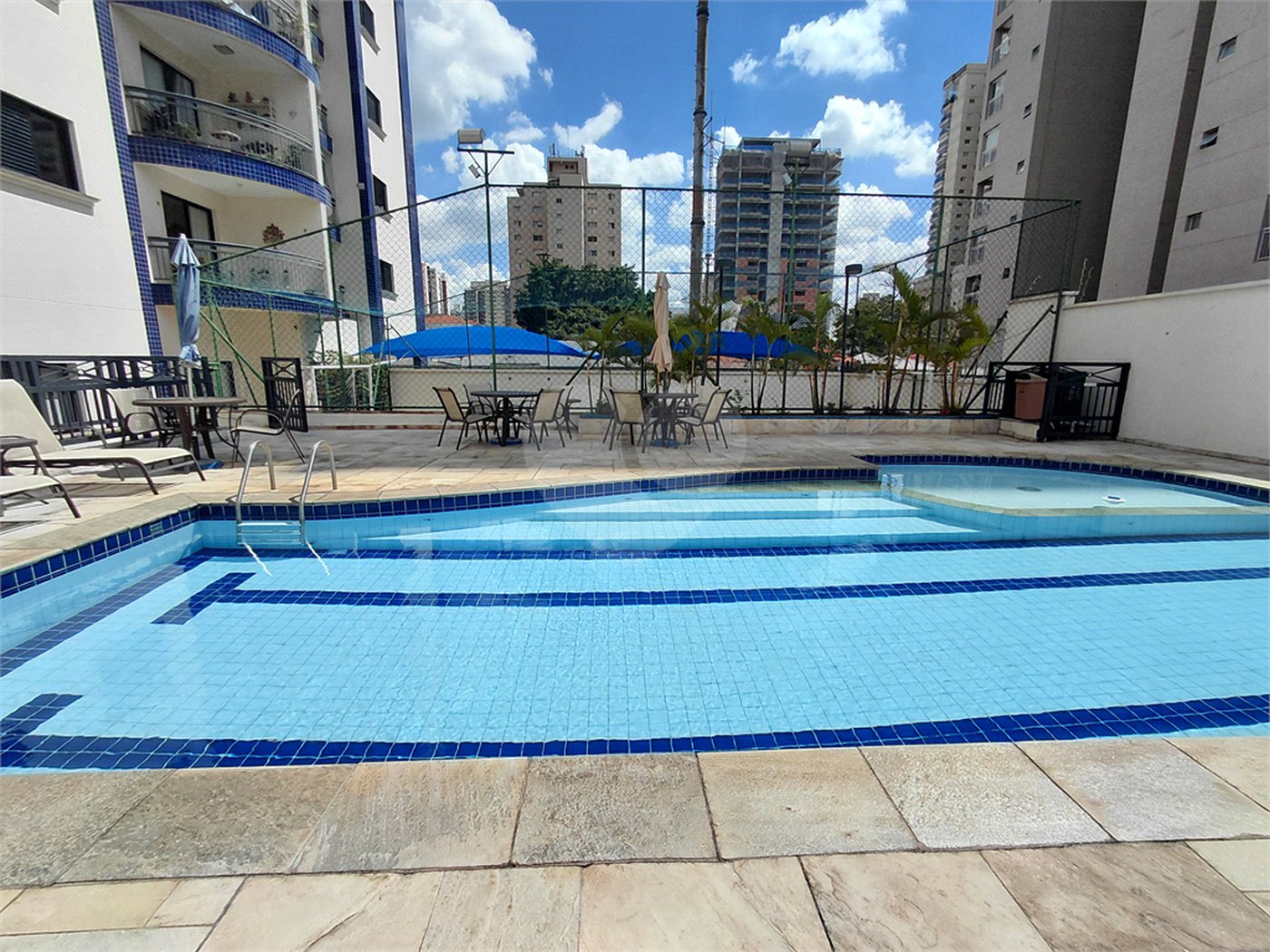Apartamento à venda com 3 suítes em Vila Romana, São Paulo, SP