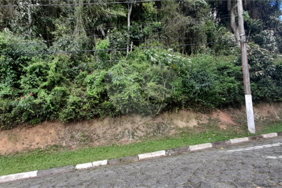 Terreno à venda no condomínio Parque Imperial da Cantareira, Mairiporã - SP