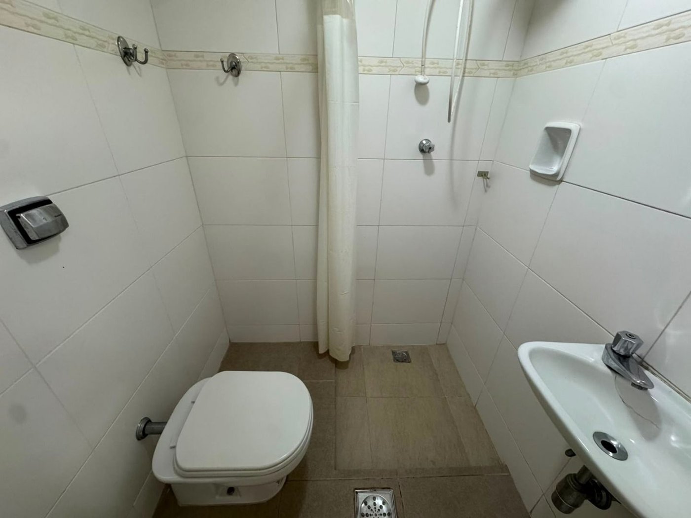 Apartamento com 2 dormitórios para alugar, 113 m² por R$ 5.900,02/mês - Gonzaga - Santos/SP