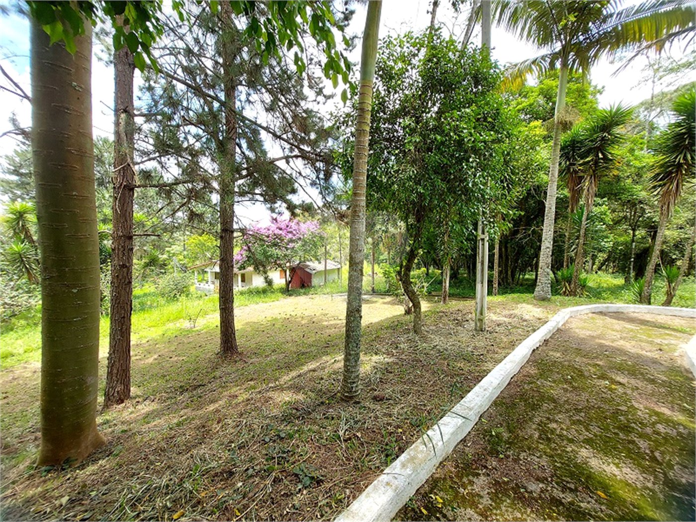 Casa à venda com 4 quartos, sendo 1 suíte, no Centro, Ibiúna, SP