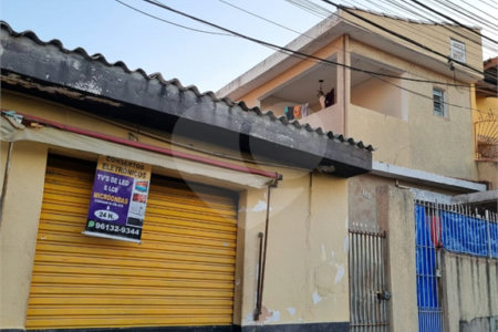 Sobrado à venda com 3 quartos em Vila Basileia, São Paulo, SP