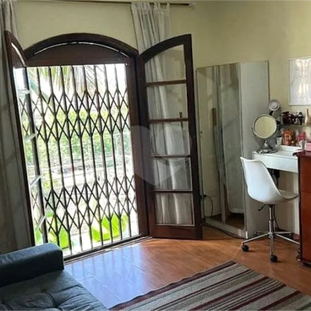 Sobrado à venda com 3 quartos, sendo 1 suíte,  em Parque Ipê, São Paulo, SP