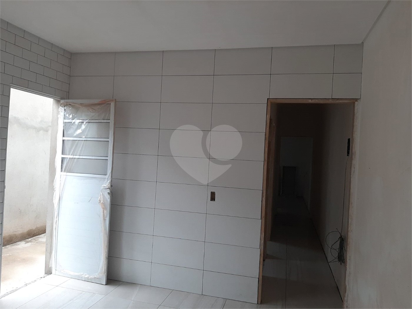 Casa à venda com 2 quartos, sendo 1 suíte, em Bosque dos Eucaliptos, São José dos Campos, SP