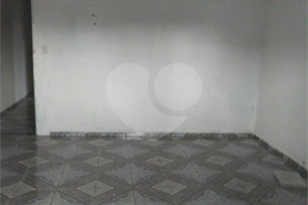 Casa à venda com 4 quartos, sendo 1 suíte, em Protestantes, Votorantim, SP