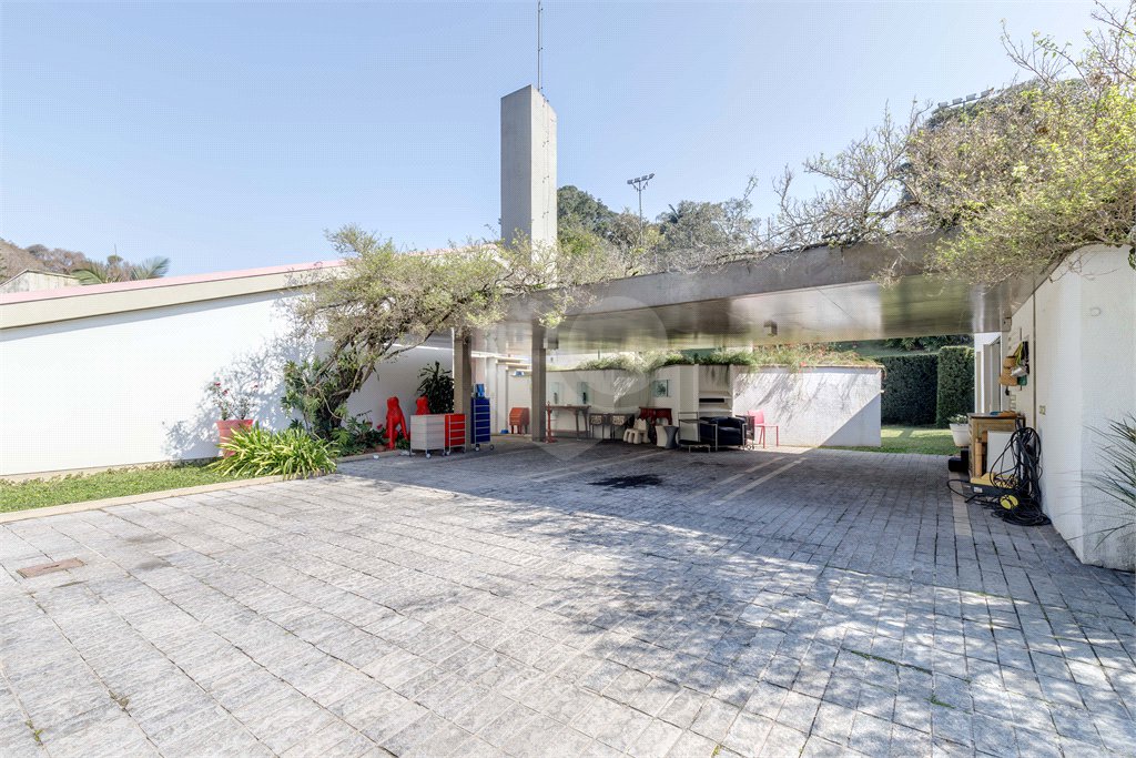 Casa à venda ou para alugar com 3 quartos, sendo 1 suíte,  no condomínio Chácara Flora, São Paulo - SP