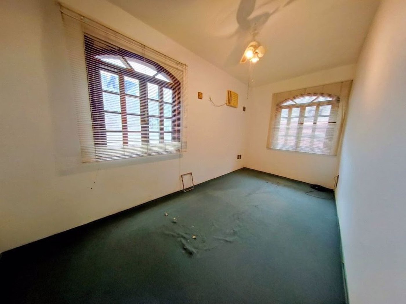Casa com 7 dormitórios, 249 m² - venda por R$ 2.235.000,00 ou aluguel por R$ 15.000,00 - Gonzaga - Santos/SP