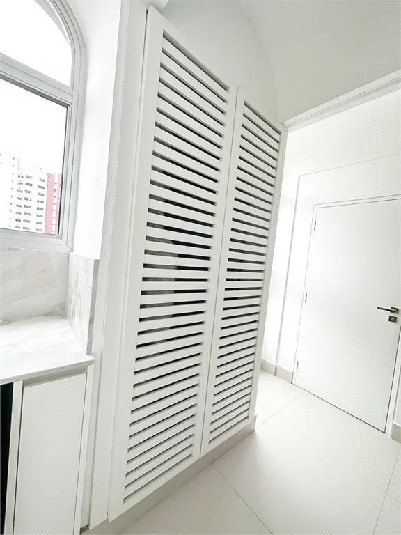 Apartamento à venda com 4 suítes em Vila Cordeiro, São Paulo, SP